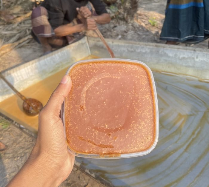 ঐতিহ্যবাহী খেজুরের গুড়